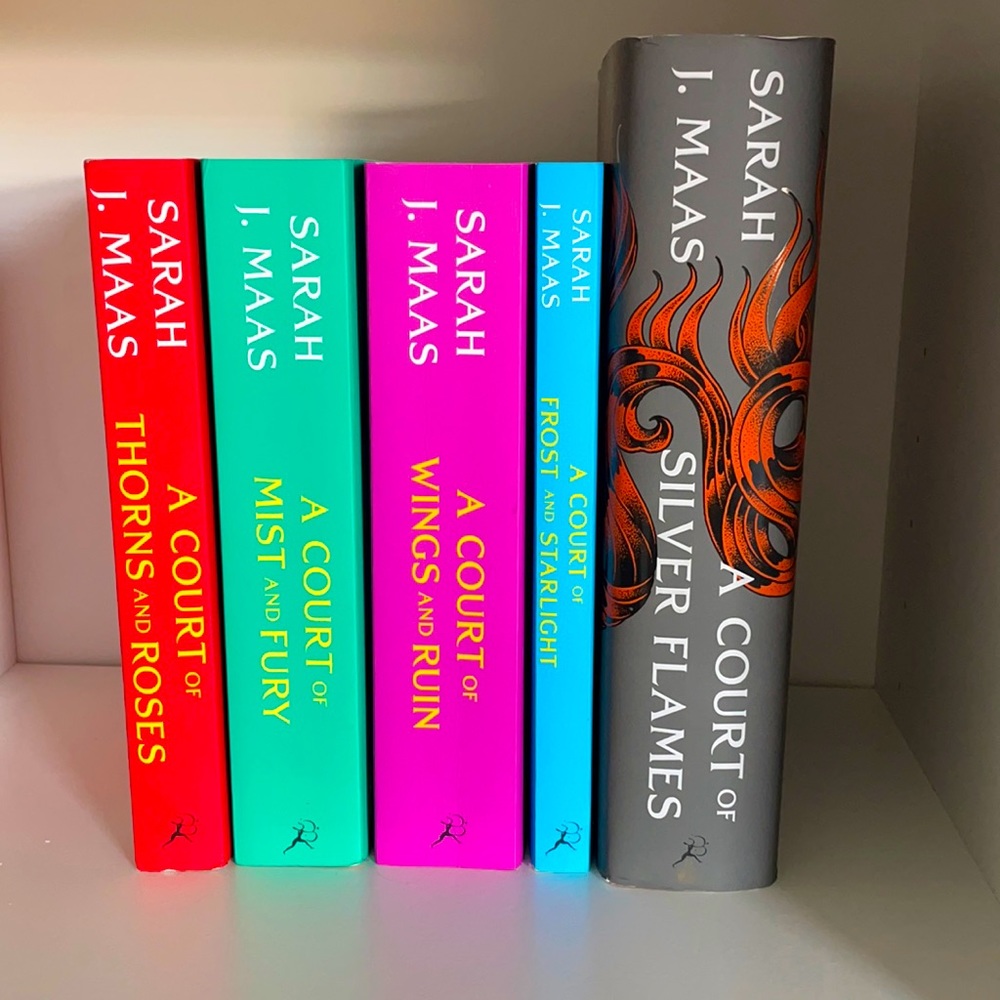 A Court of Thorns and Roses Set